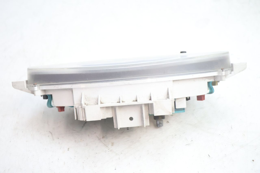 photo de CONTACHILOMETRI PIAGGIO X8 STREET 125 (2006 - 2007) - Stato della superficie e materiale