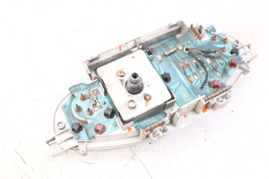 photo de CONTATORE PIAGGIO X8 125 (2004 - 2007) - Altra angolazione