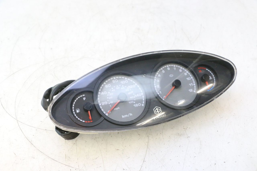 photo de CONTACHILOMETRI PIAGGIO X9 AMALFI 180 (2000 - 2003) - Primo piano tecnico