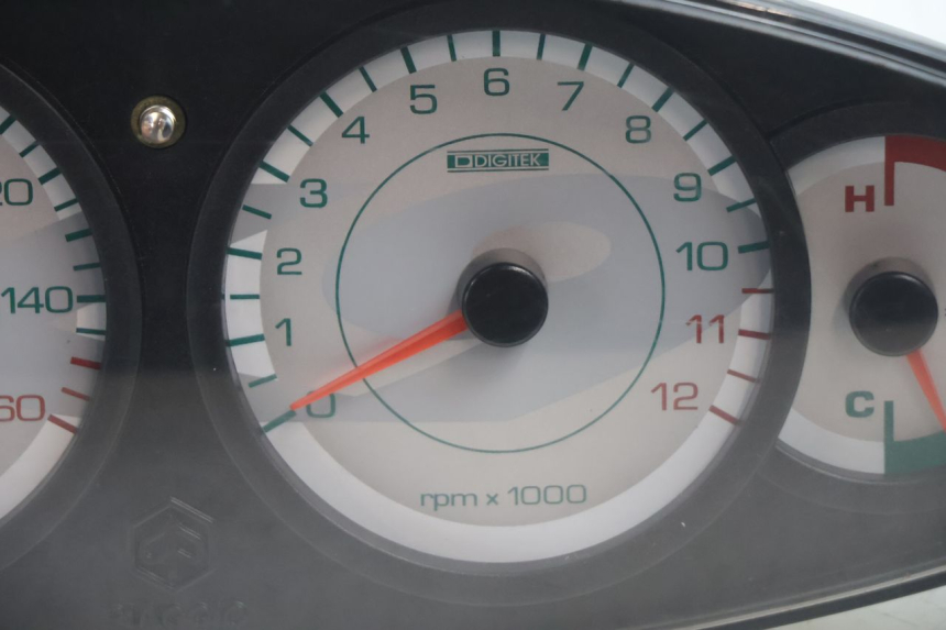 photo de CONTACHILOMETRI PIAGGIO X9 EVOLUTION 125 (2003 - 2007) - Primo piano tecnico