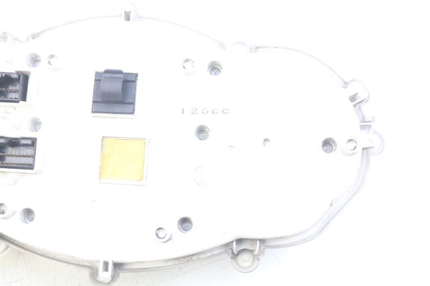 photo de CONTATORE PIAGGIO XEVO - X EVO 125 (2007 - 2017) - Dettagli dei punti di fissaggio