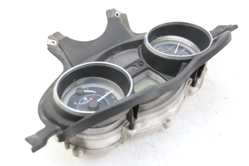 photo de CONTATORE PIAGGIO XEVO - X EVO 125 (2007 - 2017) - Stato della superficie e materiale