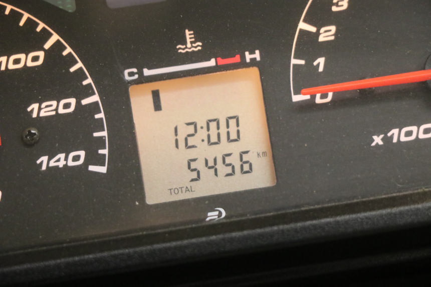 photo de CONTACHILOMETRI HONDA XLV VARADERO 125 (2000 - 2006) - Primo piano ad alta risoluzione