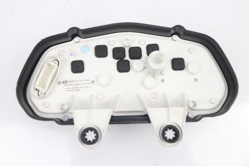 photo de CONTACHILOMETRI HONDA XLV VARADERO 125 (2000 - 2006) - Primo piano tecnico