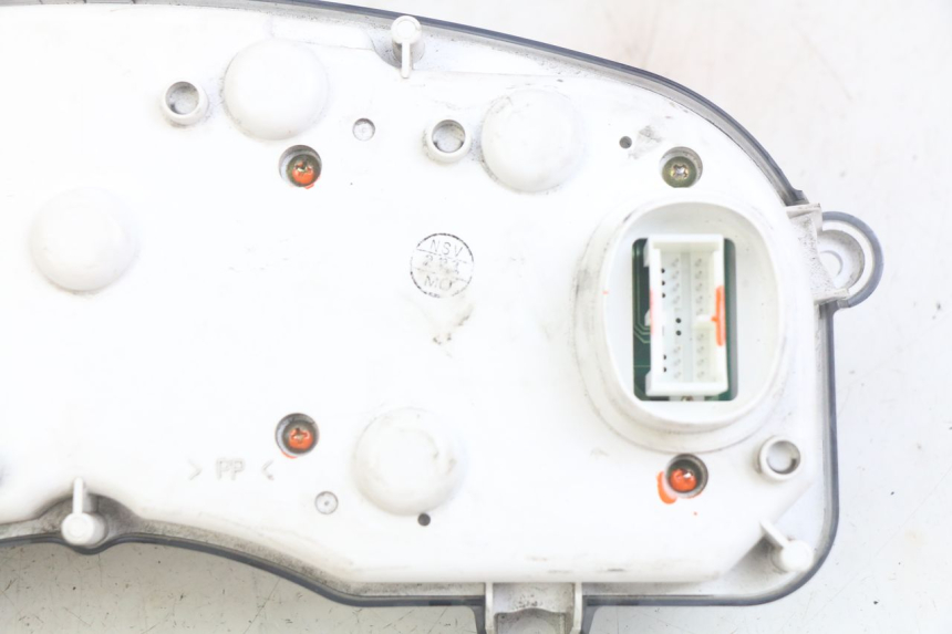 photo de CONTATORE YAMAHA YP MAJESTY 400 (2004 - 2008) - Dettagli dei punti di fissaggio