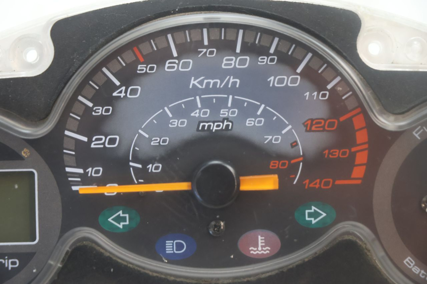 photo de CONTACHILOMETRI YAMAHA YP MAJESTY 125 (2007 - 2010) - Zoom sullo stato d'uso