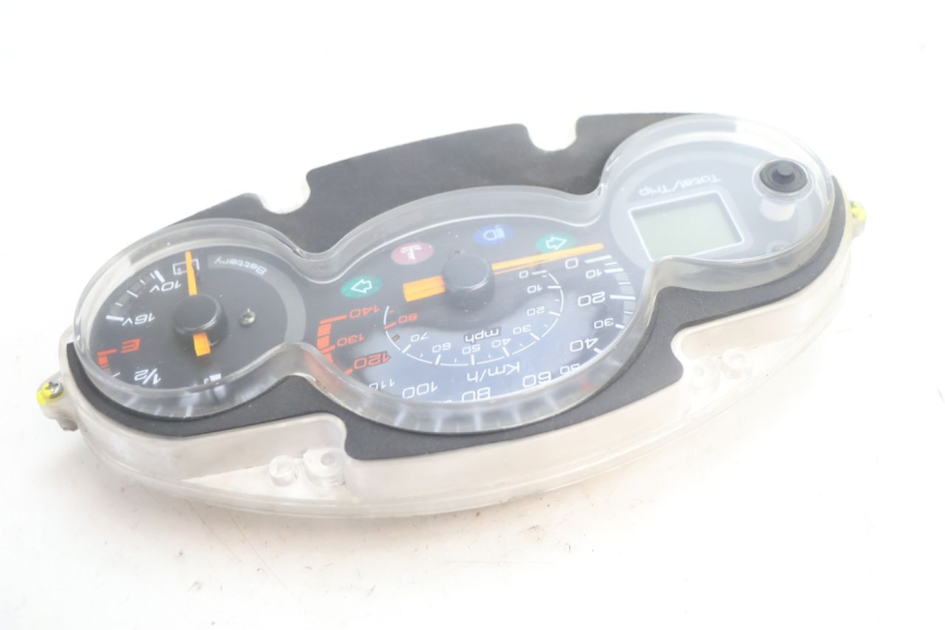 photo de CONTACHILOMETRI YAMAHA YP MAJESTY 125 (2007 - 2010) - Vista d'insieme del prodotto
