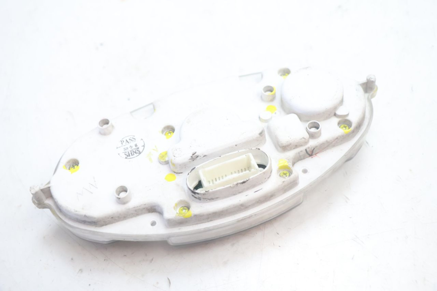 photo de CONTACHILOMETRI YAMAHA YP MAJESTY 125 (2007 - 2010) - Stato della superficie e materiale
