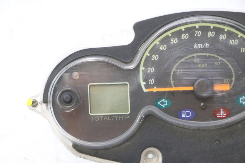 photo de CONTACHILOMETRI YAMAHA YP MAJESTY 125 (2002 - 2006) - Zoom sui componenti