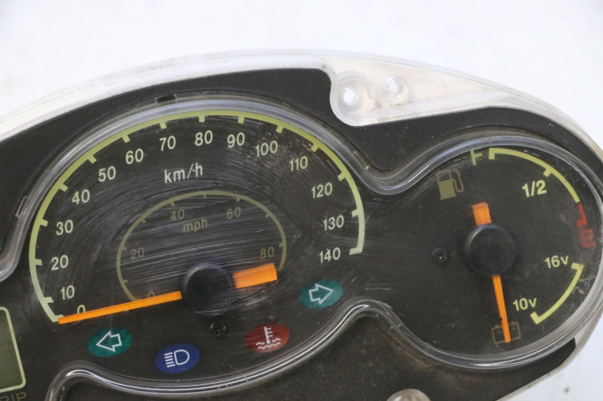 photo de CONTACHILOMETRI YAMAHA YP MAJESTY 125 (2002 - 2006) - Altra angolazione