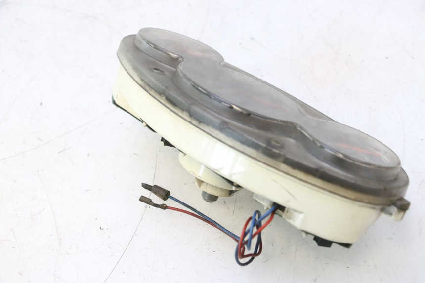 photo de CONTACHILOMETRI YAMAHA YP MAJESTY 125 (1998 - 2001) - Caratteristiche distintive