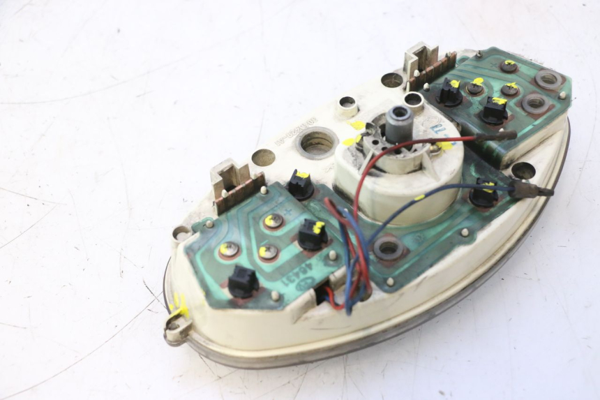 photo de CONTACHILOMETRI YAMAHA YP MAJESTY 125 (1998 - 2001) - Altra angolazione