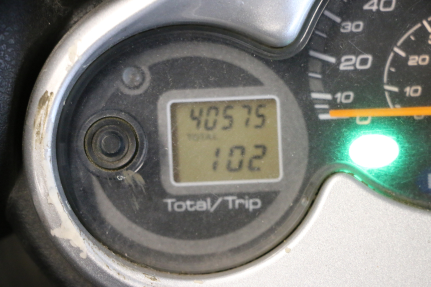 photo de CONTACHILOMETRI YAMAHA YP MAJESTY 125 (2007 - 2010) - Caratteristiche distintive