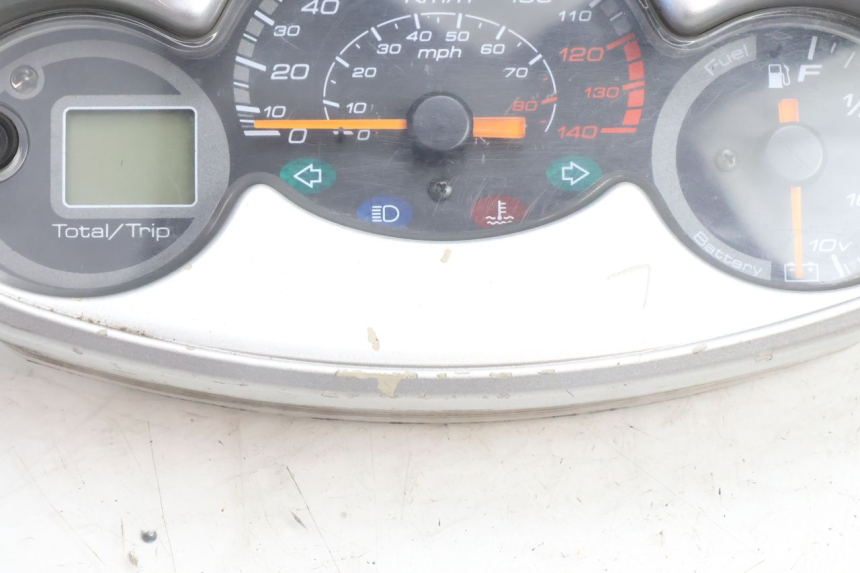 photo de CONTACHILOMETRI YAMAHA YP MAJESTY 125 (2007 - 2010) - Zoom sullo stato d'uso