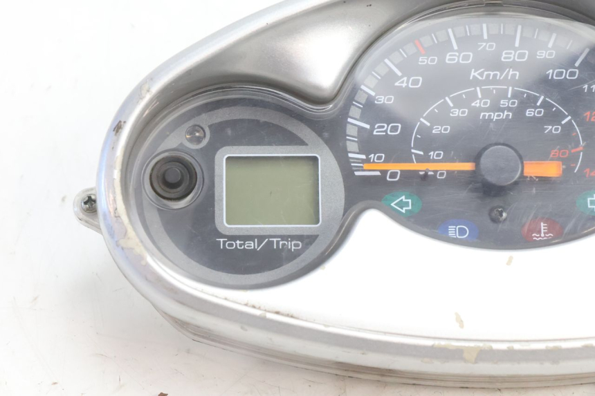 photo de CONTACHILOMETRI YAMAHA YP MAJESTY 125 (2007 - 2010) - Vista d'insieme del prodotto