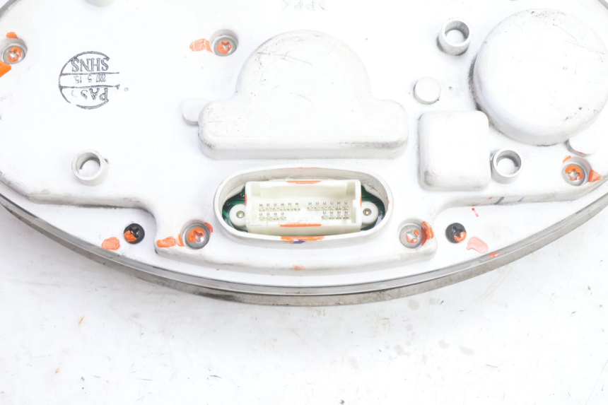 photo de CONTACHILOMETRI YAMAHA YP MAJESTY 125 (2007 - 2010) - Stato della superficie e materiale