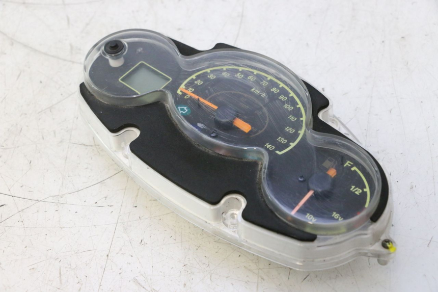 photo de CONTACHILOMETRI YAMAHA YP MAJESTY 125 (2002 - 2006) - Stato della superficie e materiale