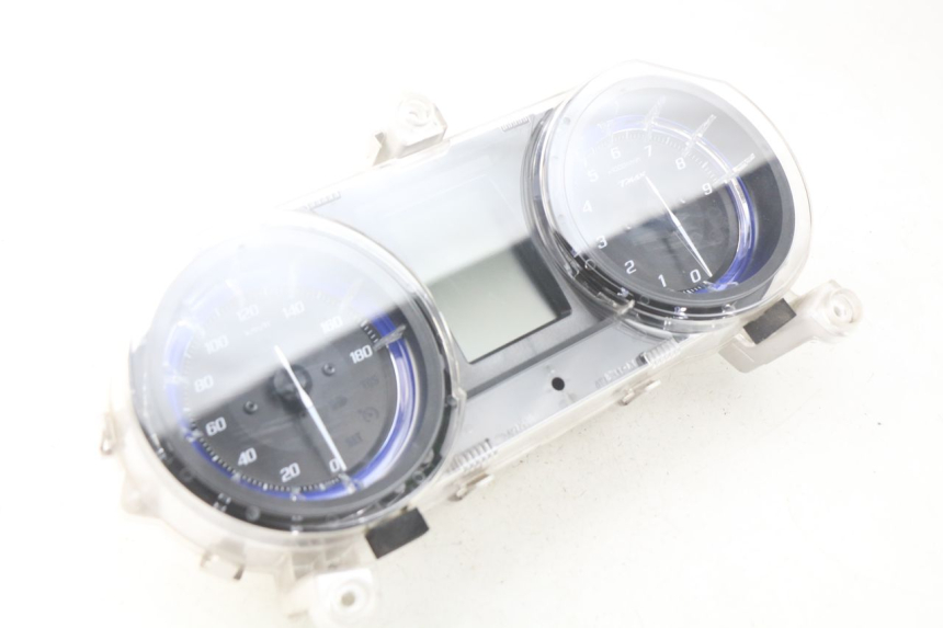 photo de CONTACHILOMETRI YAMAHA YP T-MAX TMAX 530 (2017 - 2020) - Stato della superficie e materiale