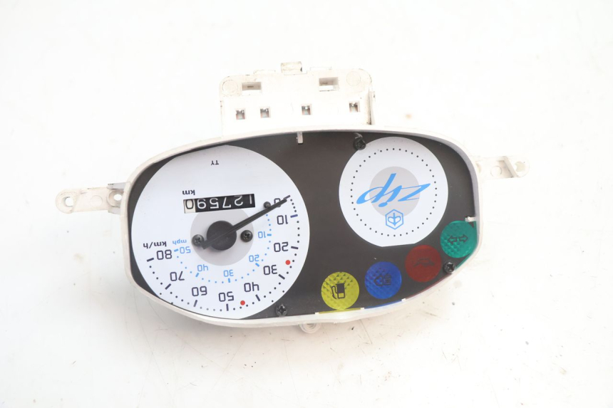 photo de CONTACHILOMETRI PIAGGIO ZIP 2T 50 (2009 - 2019) - Altra angolazione