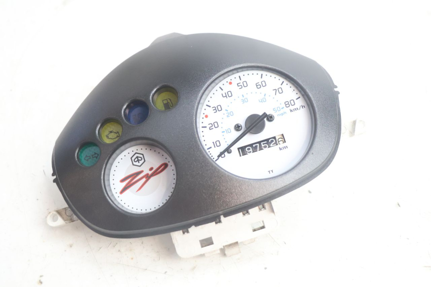 photo de CONTACHILOMETRI PIAGGIO ZIP IGET 4T 50 (2021 - 2023) - Vista principale