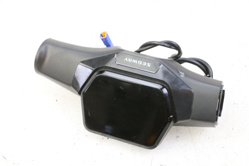 photo de CONTACHILOMETRI SEGWAY NINEBOT ZT3 PRO 1 - Altra vista dell'articolo