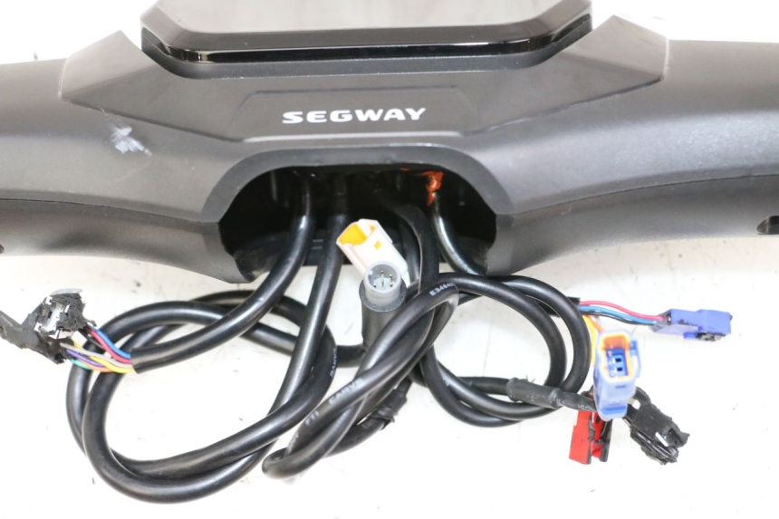 photo de CONTACHILOMETRI SEGWAY NINEBOT ZT3 PRO 1 - Altra angolazione