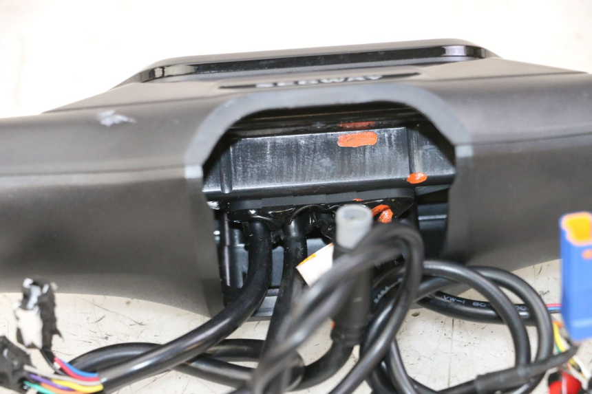 photo de CONTACHILOMETRI SEGWAY NINEBOT ZT3 PRO 1 - Primo piano tecnico