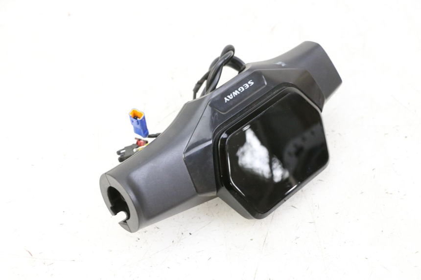 photo de CONTACHILOMETRI SEGWAY NINEBOT ZT3 PRO 1 - Marcature e riferimenti originali