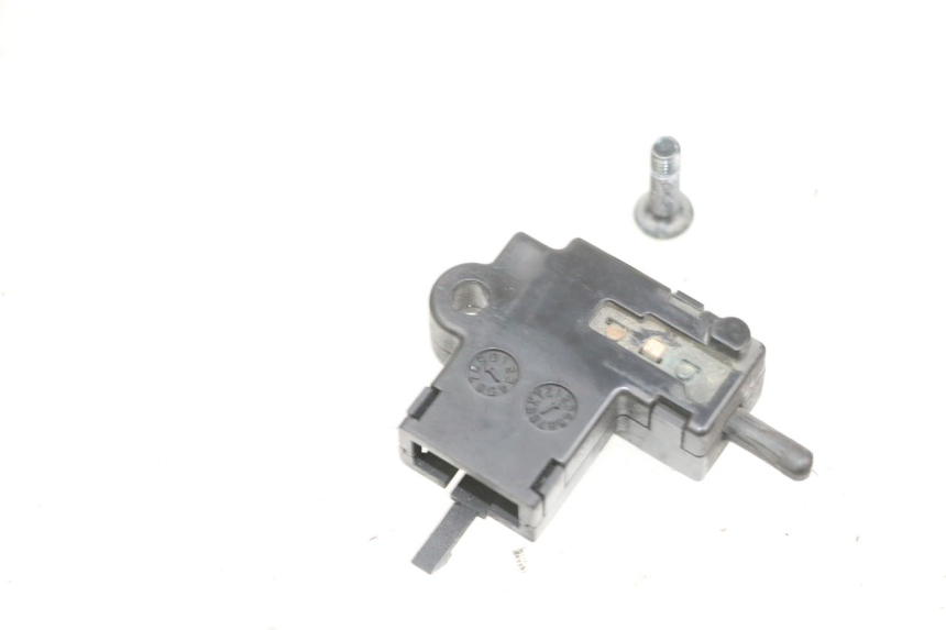 photo de CONTACTEUR FRIZIONE YAMAHA FJR ABS 1300 (2006 - 2012) - Zoom sullo stato d'uso