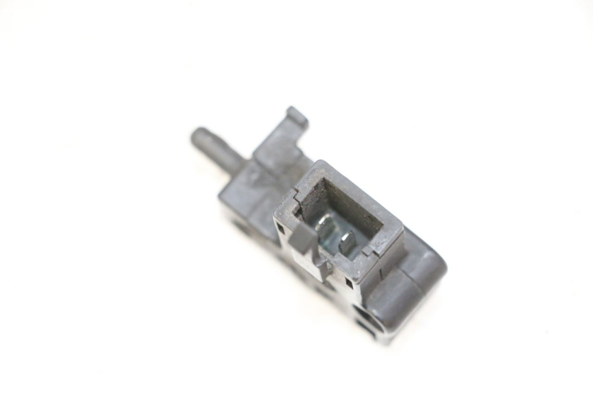 photo de INTERRUTTORE FRIZIONE YAMAHA FZ6 N FAZER 600 (2004 - 2006) - Primo piano tecnico