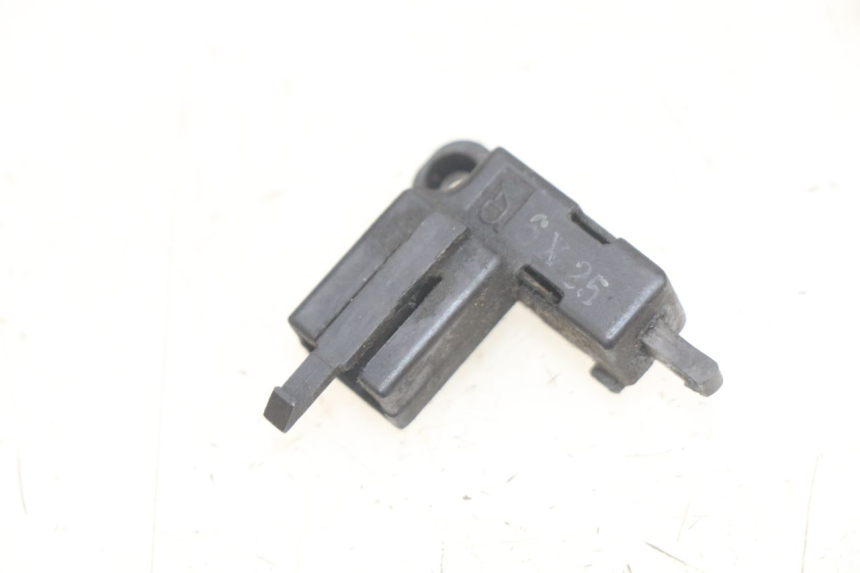 photo de CONTACTEUR FRIZIONE YAMAHA YZF R THUNDERCAT 600 (1996 - 2003) - Dettaglio del componente