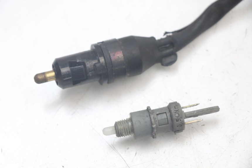 photo de INTERRUTTORE STOP QUADRO 3D S 350 (2013 - 2018) - Zoom sullo stato d'uso