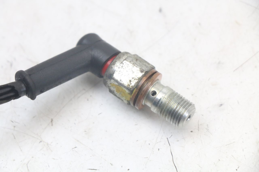 photo de INTERRUTTORE STOP POSTERIORE QUADRO 3D S 350 (2013 - 2018) - Altra angolazione