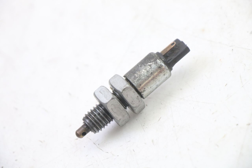 photo de INTERRUTTORE STOP POSTERIORE APRILIA CLASSIC 125 (1995 - 2001) - Dettaglio del componente