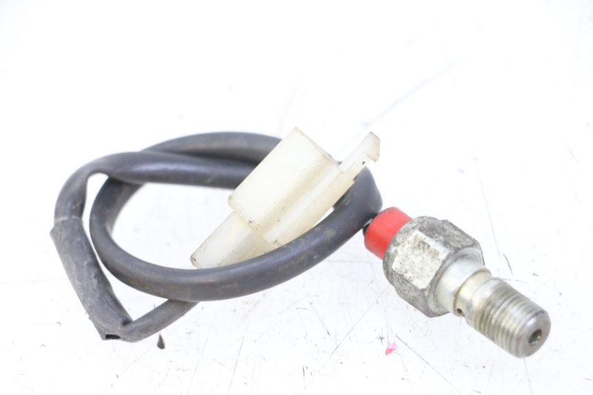 photo de INTERRUTTORE STOP POSTERIORE DERBI SENDA R X-TREME 50 (2006 - 2010) - Vista principale