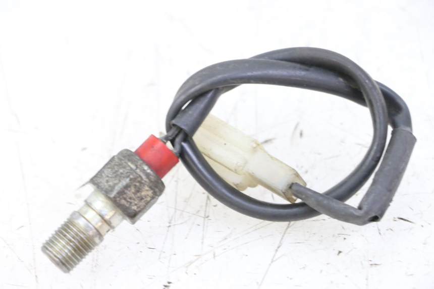 photo de INTERRUTTORE STOP POSTERIORE DERBI SENDA R X-TREME 50 (2006 - 2010) - Zoom sullo stato d'uso