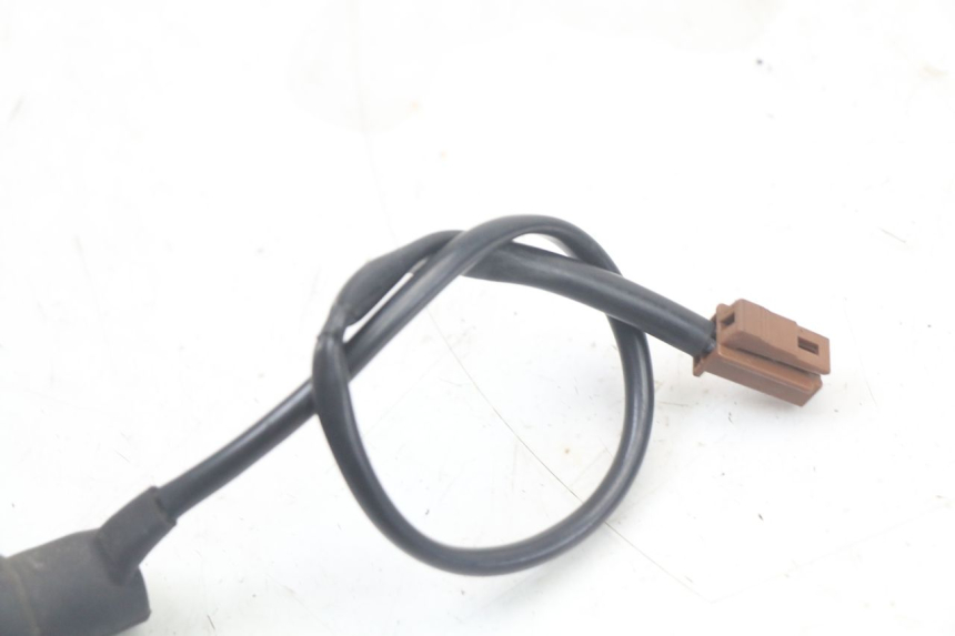 photo de INTERRUTTORE STOP POSTERIORE YAMAHA FZ1 FAZER 1000 (2007 - 2009) - Altra angolazione