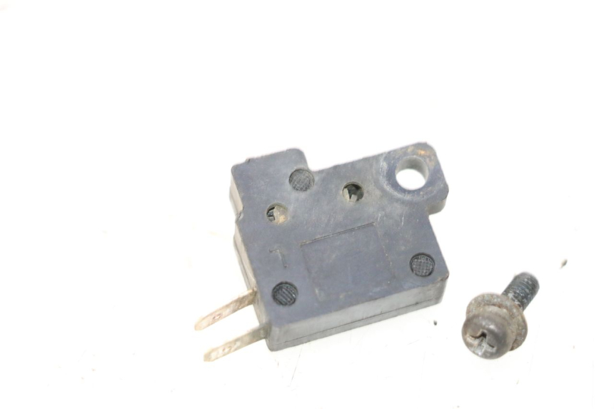 photo de INTERRUTTORE STOP POSTERIORE KYMCO MXU R 250 (2004 - 2010) - Primo piano tecnico