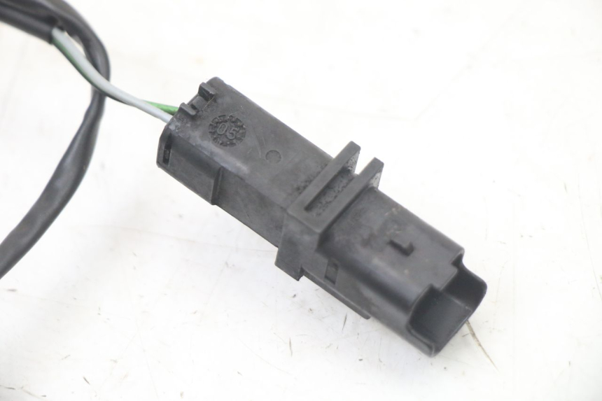 photo de INTERRUTTORE STOP POSTERIORE PEUGEOT SATELIS COMPRESSOR K15 125 (2006 - 2009) - Altra angolazione