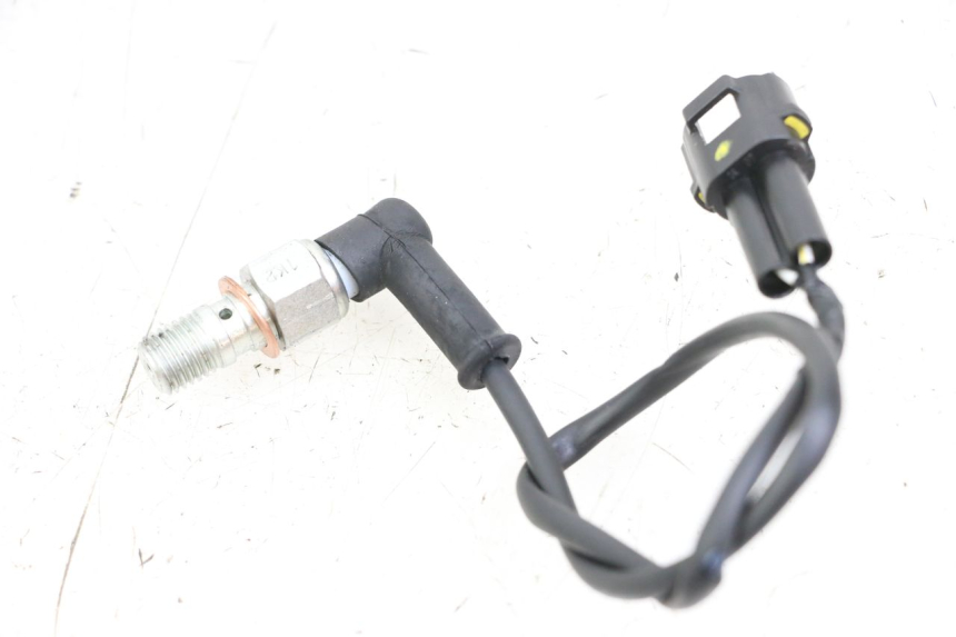 photo de INTERRUTTORE STOP POSTERIORE ROYAL ENFIELD CONTINENTAL GT 650 (2019 - 2024) - Zoom sullo stato d'uso