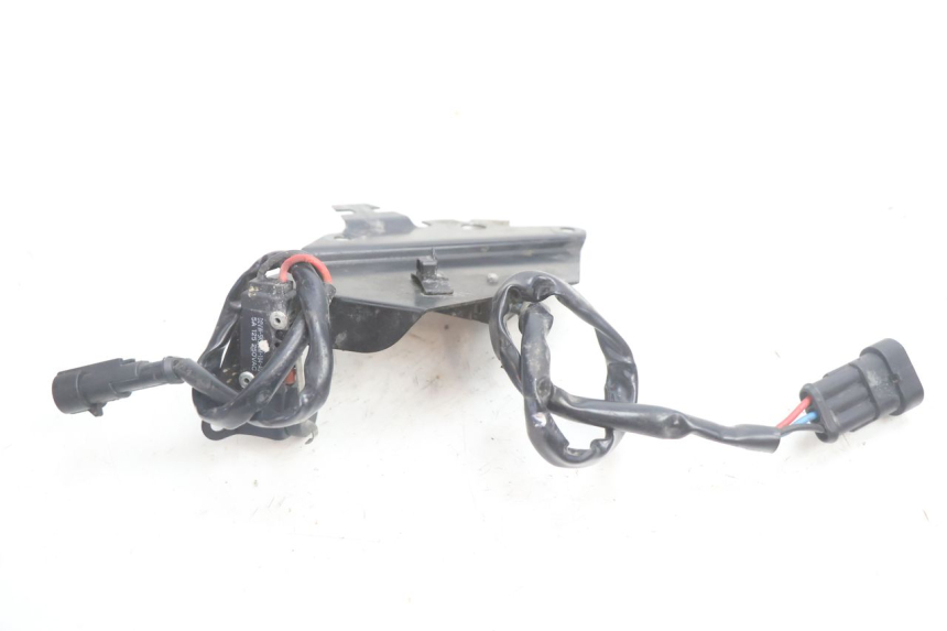 photo de INTERRUTTORE STOP POSTERIORE CAN-AM SPYDER RS 1000 (2008 - 2012) - Zoom sullo stato d'uso