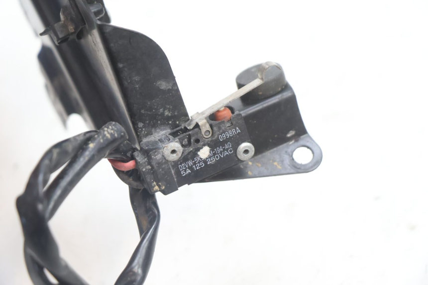 photo de INTERRUTTORE STOP POSTERIORE CAN-AM SPYDER RS 1000 (2008 - 2012) - Altra angolazione