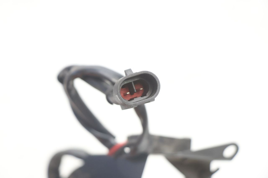 photo de INTERRUTTORE STOP POSTERIORE CAN-AM SPYDER RS 1000 (2008 - 2012) - Primo piano tecnico