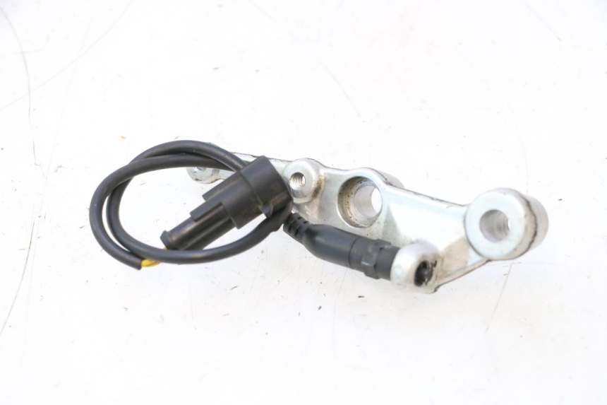 photo de INTERRUTTORE STOP POSTERIORE DUCATI SS IE DS CARENEE 1000 (2002 - 2006) - Vista principale