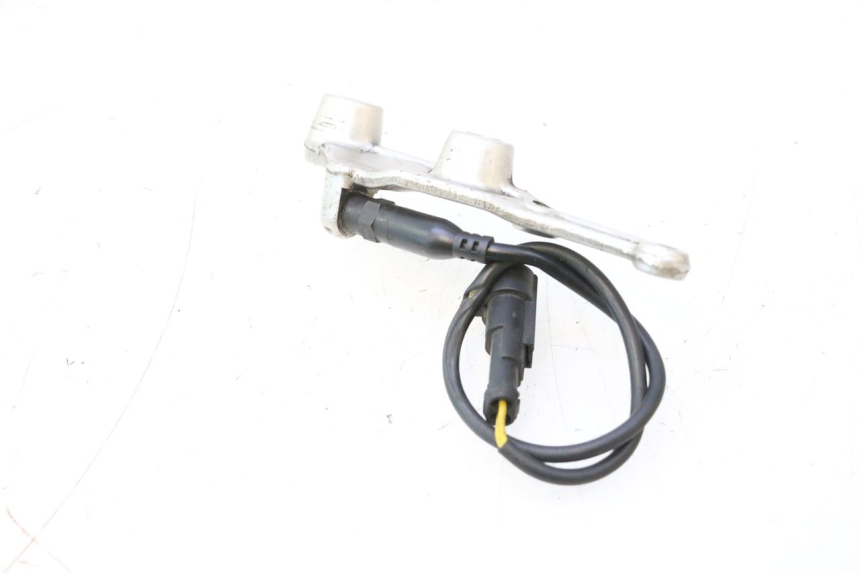 photo de INTERRUTTORE STOP POSTERIORE DUCATI SS IE DS CARENEE 1000 (2002 - 2006) - Zoom sullo stato d'uso