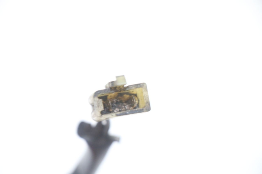 photo de INTERRUTTORE STOP POSTERIORE HONDA ST PAN EUROPEAN 1300 (2002 - 2013) - Primo piano tecnico