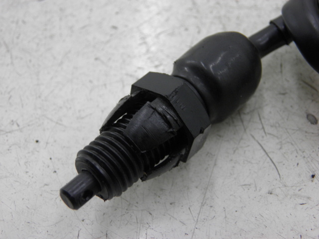 photo de INTERRUTTORE STOP POSTERIORE SUZUKI SV S ABS 650 (2003 - 2009) - Dettaglio del componente