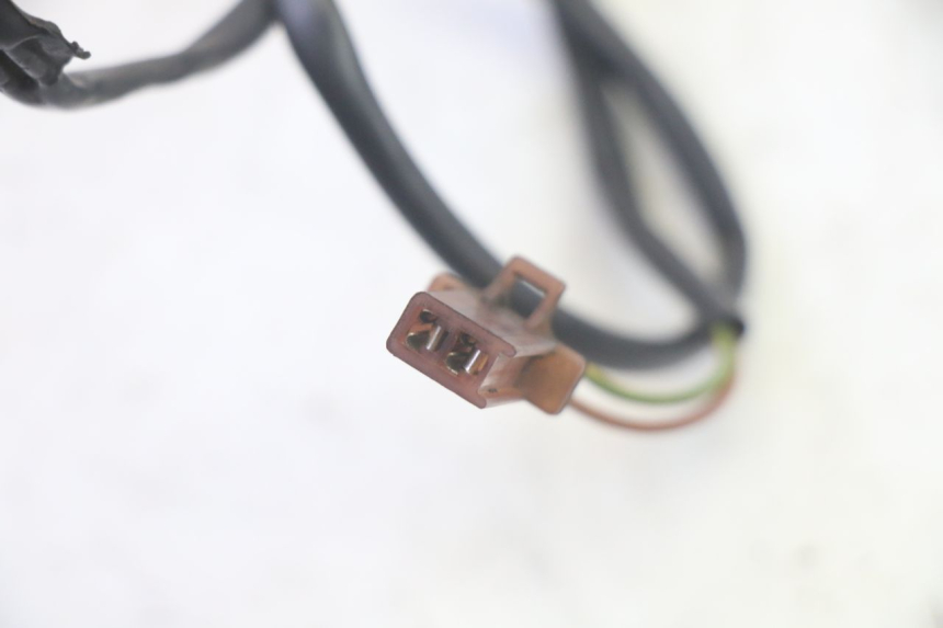 photo de INTERRUTTORE STOP POSTERIORE YAMAHA TZR 50 (2008 - 2016) - Primo piano tecnico