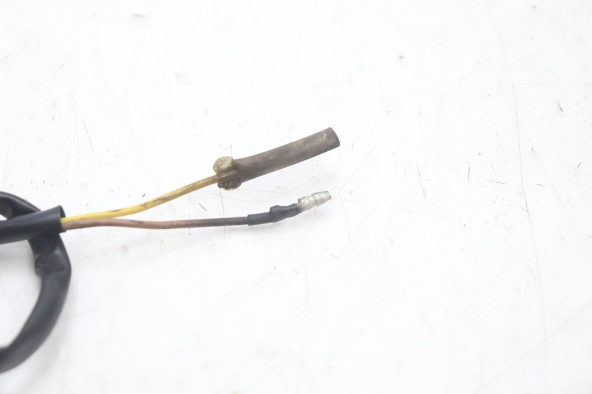 photo de INTERRUTTORE STOP POSTERIORE YAMAHA XV VIRAGO 535 (1988 - 2004) - Primo piano tecnico