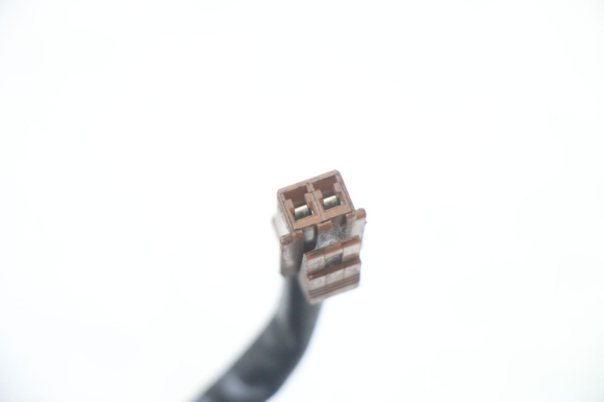 photo de INTERRUTTORE STOP POSTERIORE YAMAHA FZS FAZER 600 (2001 - 2003) - Primo piano tecnico